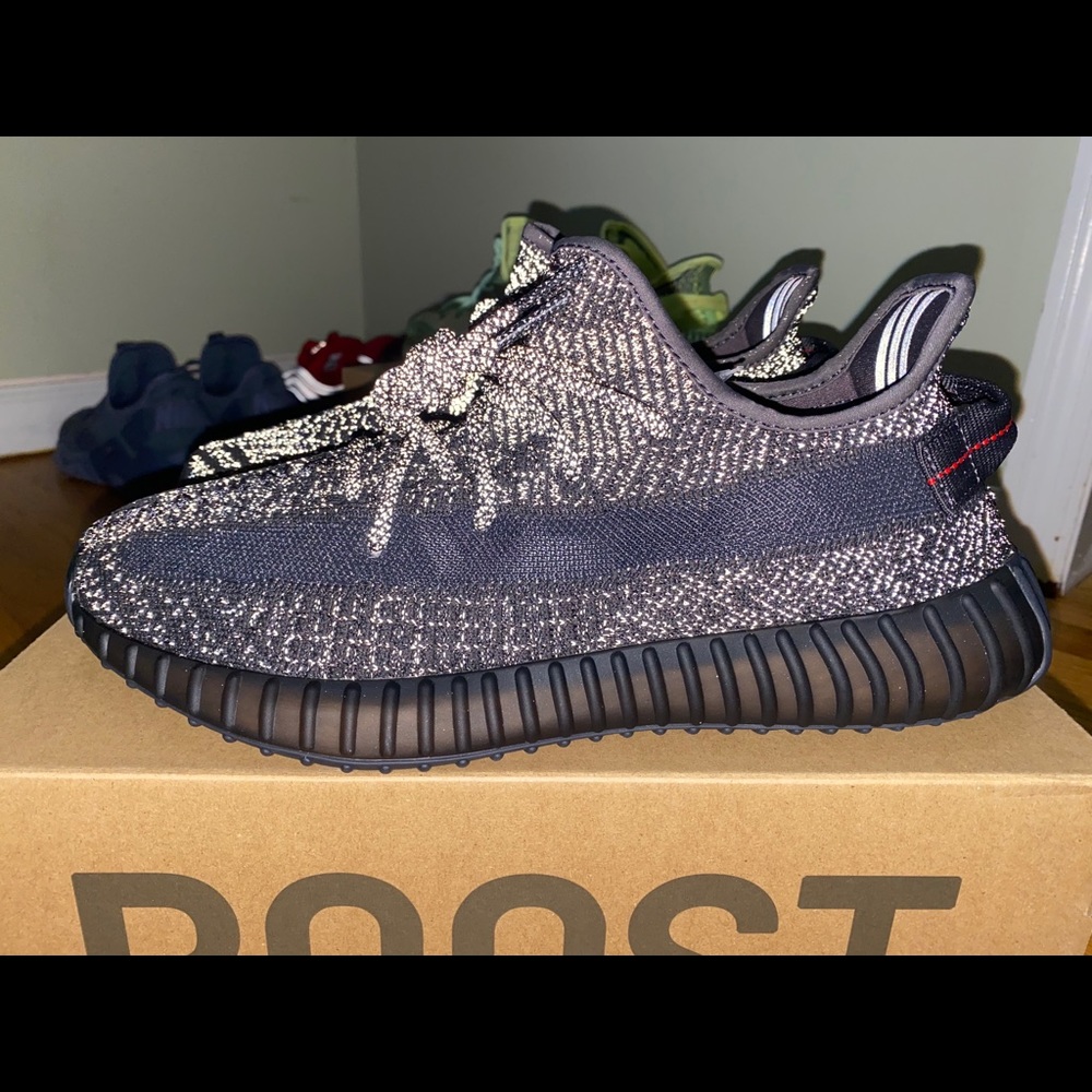Yeezy 350 black REFLECTIVE SIZE 10 1//2 DS